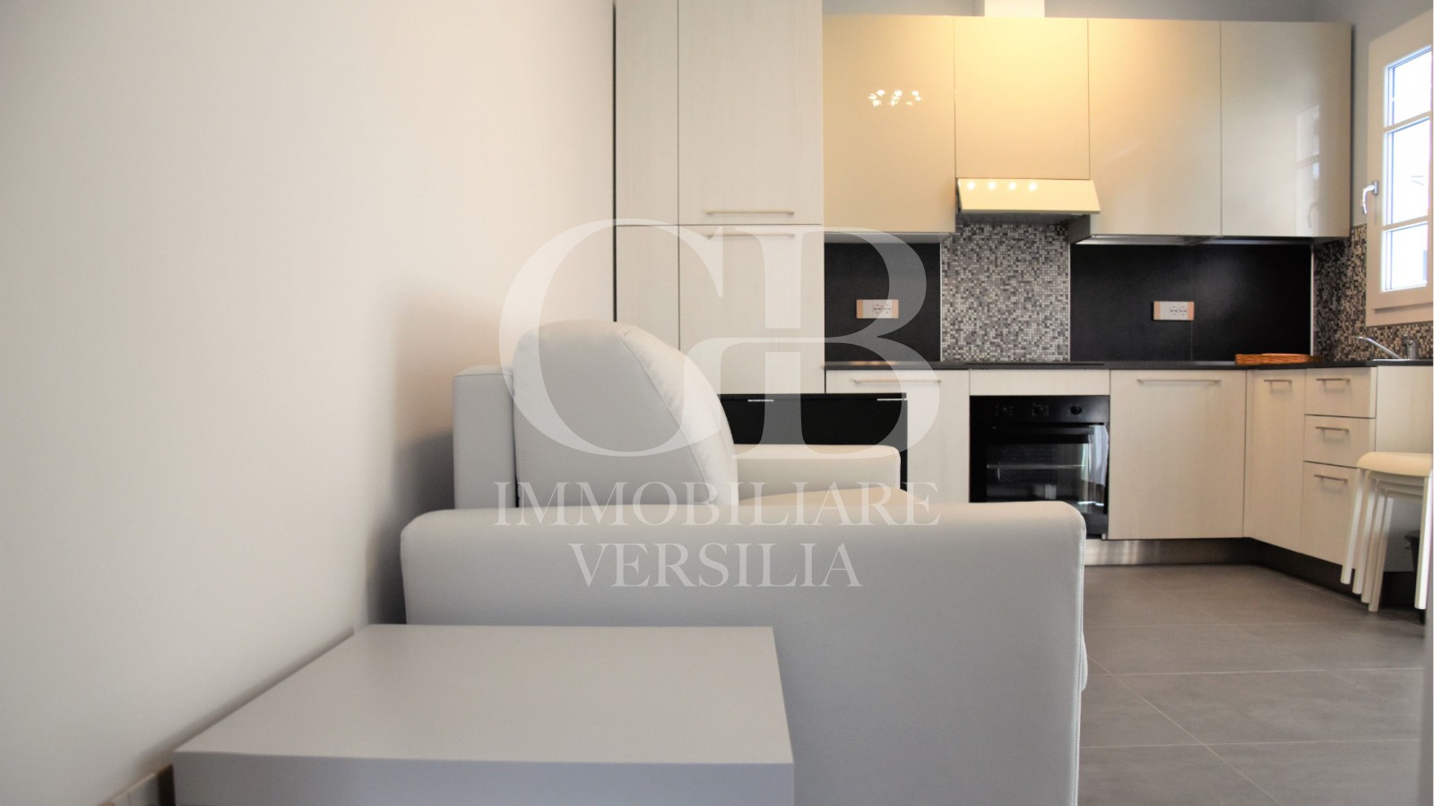 Lido di Camaiore, 100 Mt dal mare, casa semi indipendente con spazio esterno vivibile