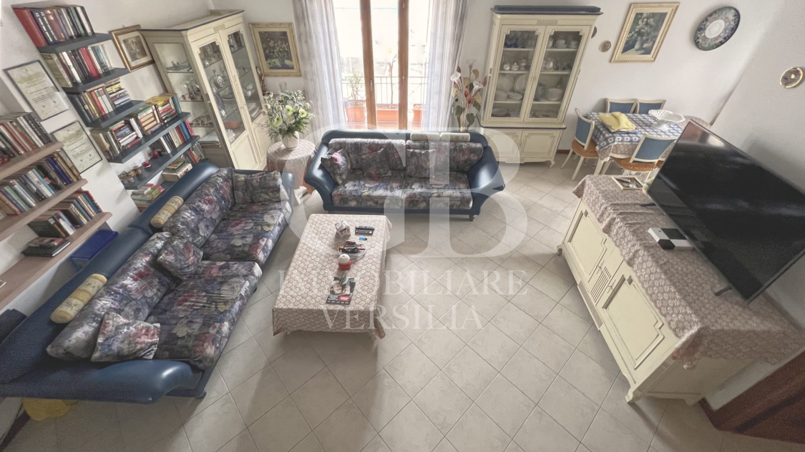 Lido di Camaiore, 50 Mt dal mare, appartamento duplex con terrazza