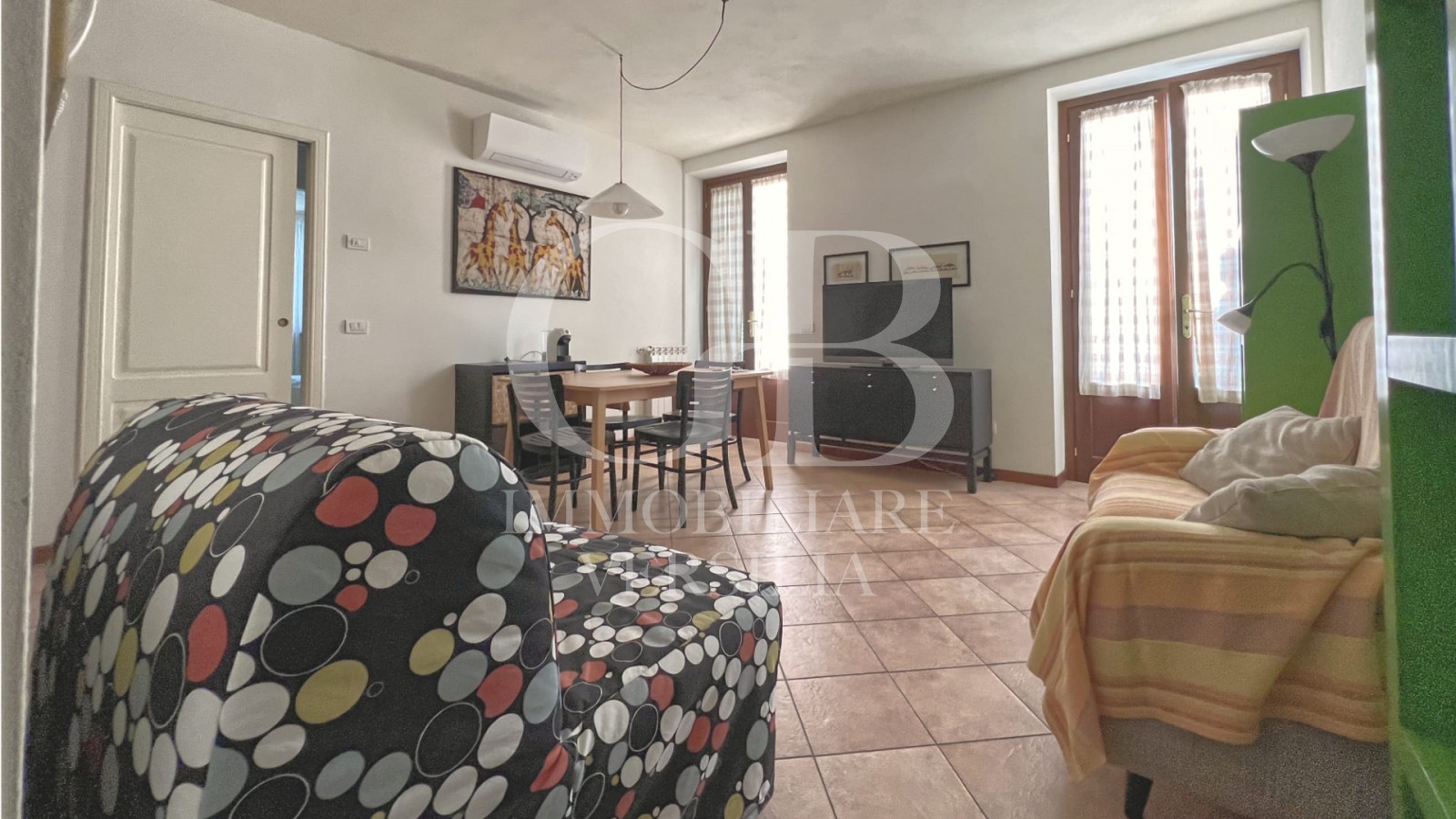 Lido di Camaiore, 150 Mt dal Mare, bell’appartamento a piano primo con ascensore e posto auto esclusivo.