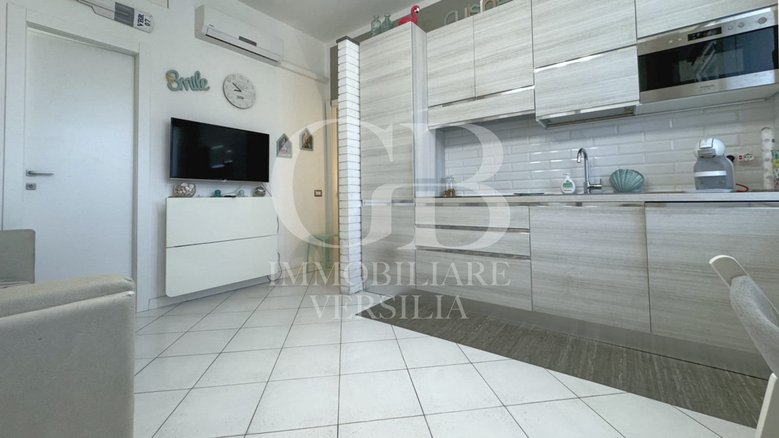 Lido di Camaiore, in zona tranquilla a 200 Mt dal Mare, delizioso bilocale con aria condizionata.