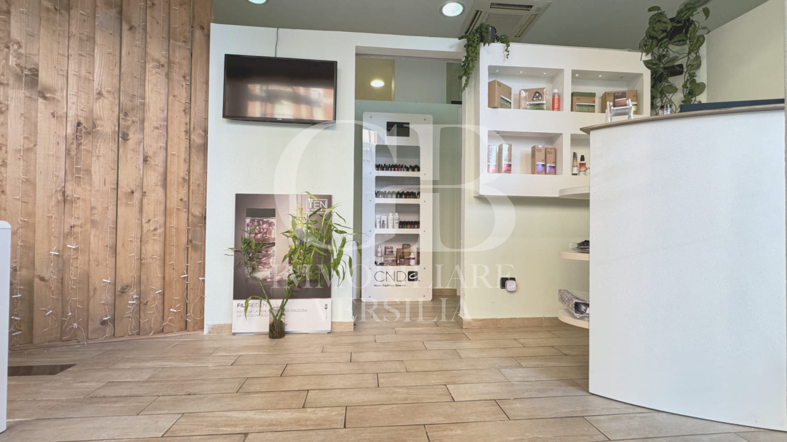 In zona centrale di Lido di Camaiore, vendesi attività di estetica