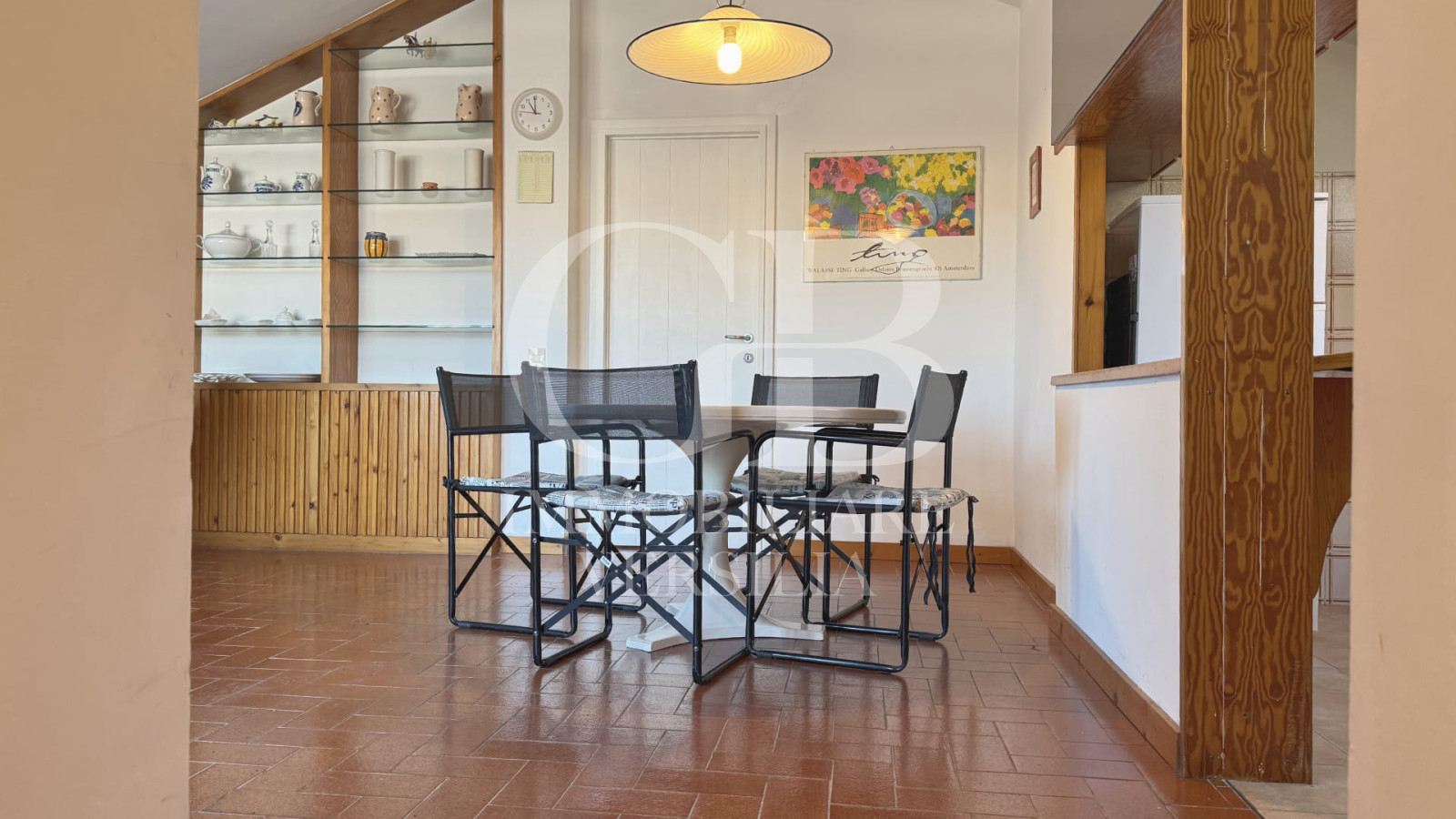 Lido di Camaiore, zona Benelli, mansarda con terrazza vivibile e posto auto.