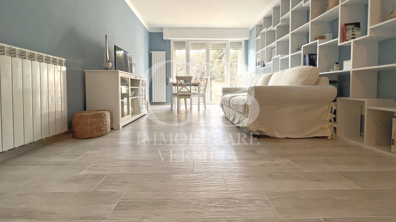 Lido di Camaiore, 50 Mt dal mare, bell’appartamento vista mare con due camere.